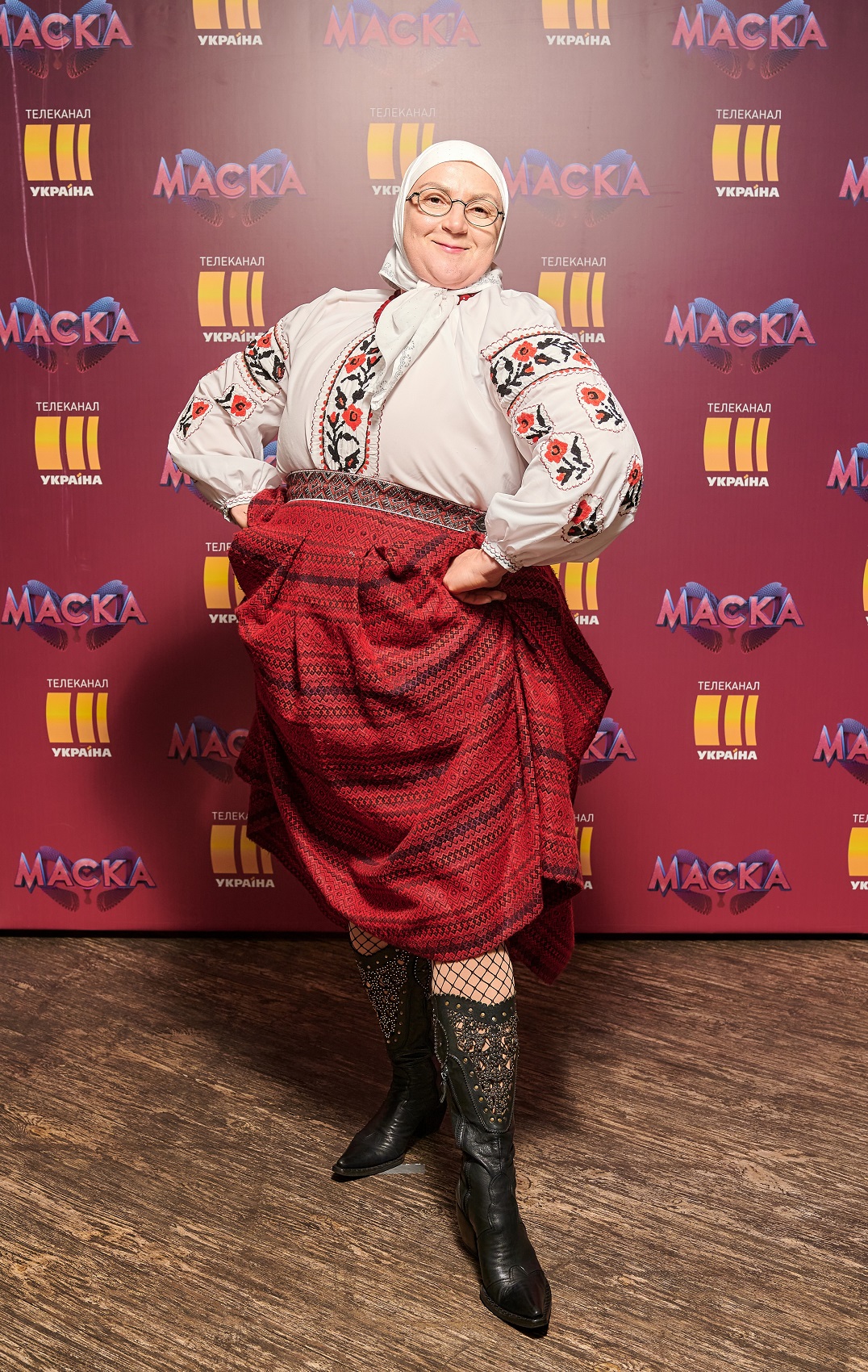 Стало известно, кто покинул шоу &quot;Маска&quot; в 1 выпуске 2 сезона (видео)